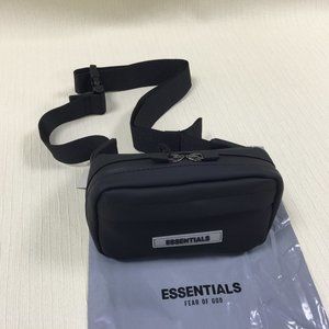 Men’s Fear Of God Essentials Sling Bag In Dark Slate/Stretch Limo/Black